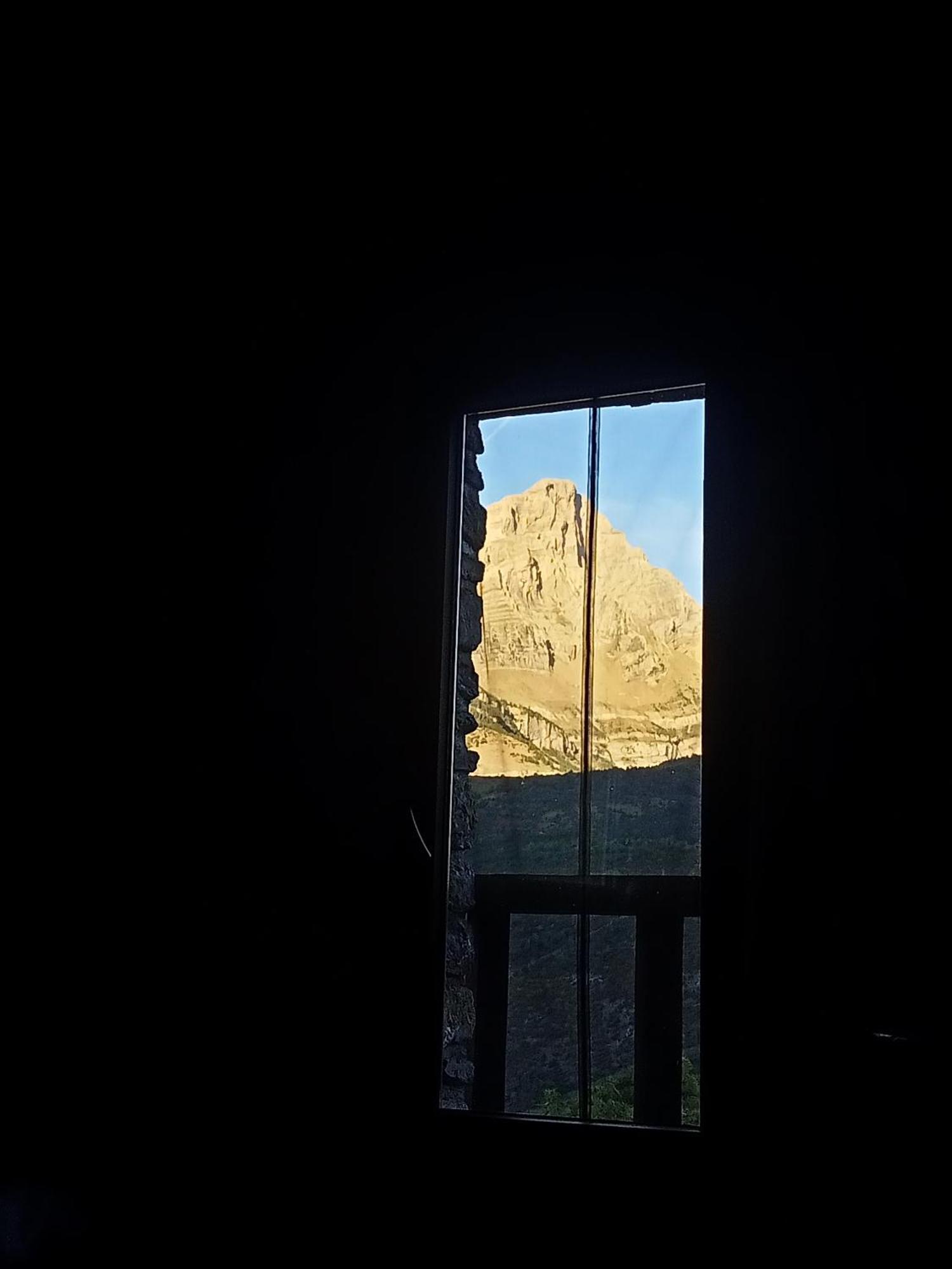 Suite En Cuadra Pajar, Casa Rural Hoz de Jaca Екстер'єр фото