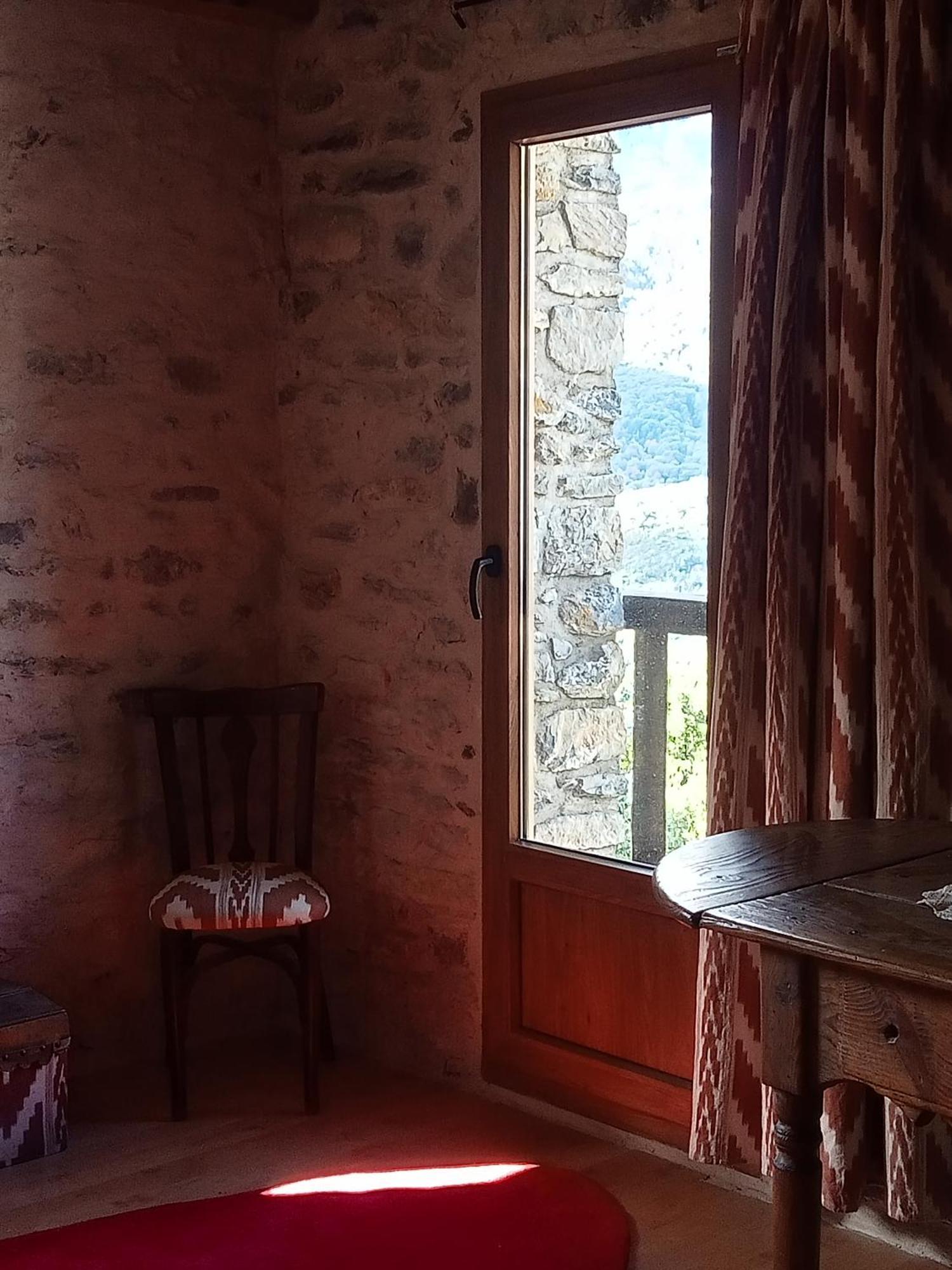 Suite En Cuadra Pajar, Casa Rural Hoz de Jaca Екстер'єр фото