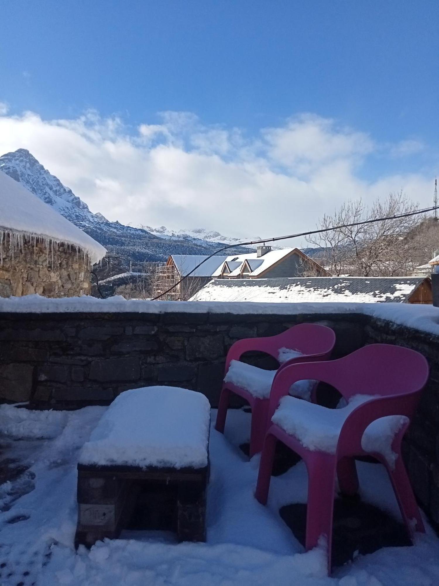 Suite En Cuadra Pajar, Casa Rural Hoz de Jaca Екстер'єр фото